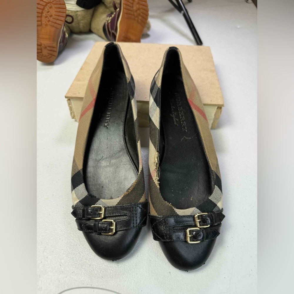 Burberry Beige Plaid Leather Cap Toe Flats - Picture 9 of 12